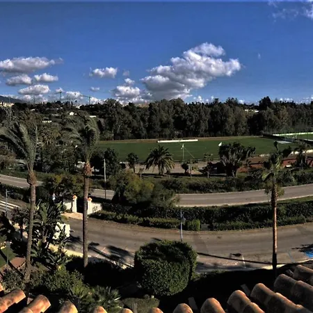 Puerto Bbanus Beaches And Marina, Playground The Rich & Famous, Is Only 1km Walk Away 马尔韦利亚