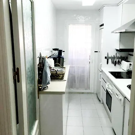 Puerto Bbanus Beaches And Marina, Playground The Rich & Famous, Is Only 1km Walk Away * 马尔韦利亚