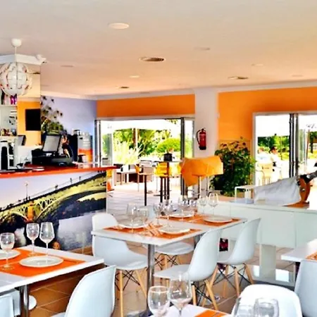 Puerto Bbanus Beaches And Marina, Playground The Rich & Famous, Is Only 1km Walk Away شقة ماربيا
