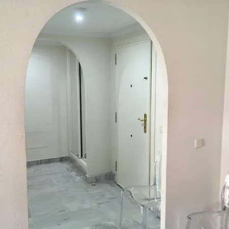 Puerto Bbanus Beaches And Marina, Playground The Rich & Famous, Is Only 1km Walk Away Apartment