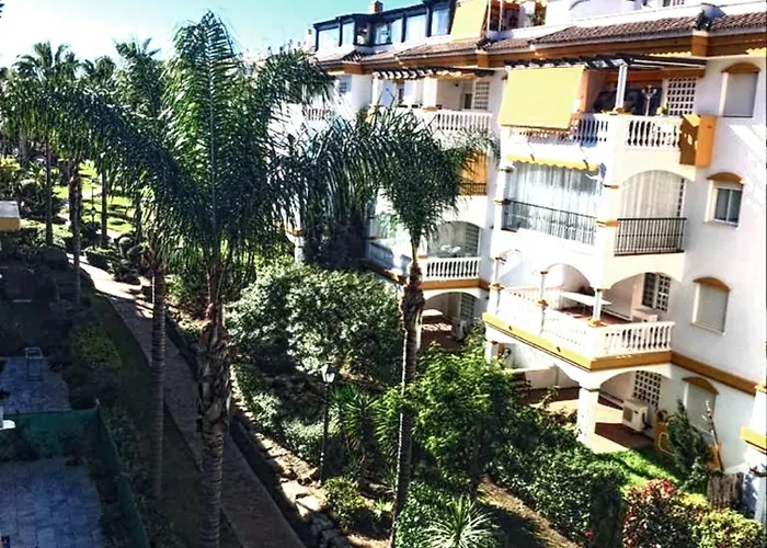 Апартаменты Puerto Bbanus Beaches And Marina, Playground The Rich & Famous, Is Only 1km Walk Away Марбелья