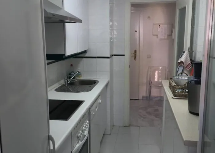 Puerto Bbanus Beaches And Marina, Playground The Rich & Famous, Is Only 1km Walk Away *