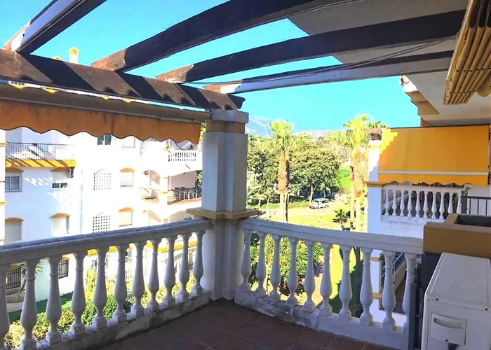 Puerto Bbanus Beaches And Marina, Playground The Rich & Famous, Is Only 1km Walk Away *