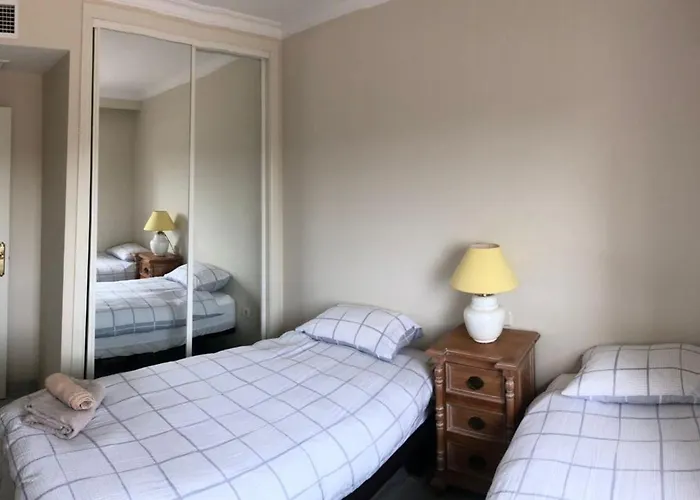 Puerto Bbanus Beaches And Marina, Playground The Rich & Famous, Is Only 1km Walk Away *