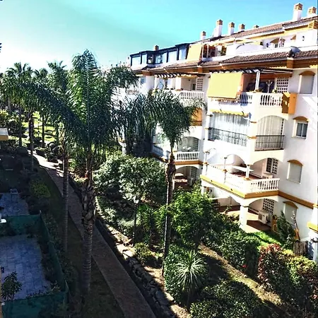 Apartment Puerto Bbanus Beaches And Marina, Playground The Rich & Famous, Is Only 1km Walk Away Marbella